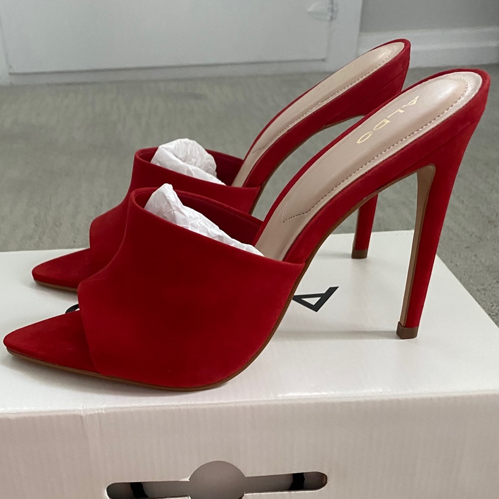 Red pumps